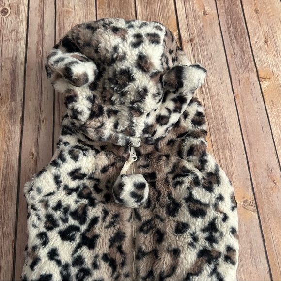 Widgeon Faux Fur Animal Print Vest - Picture 3 of 7